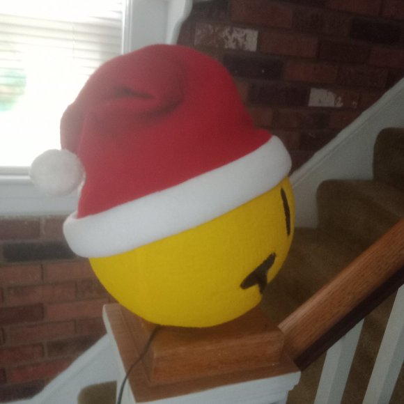 Smiley Santa Display/9"D - Picture 4 of 11